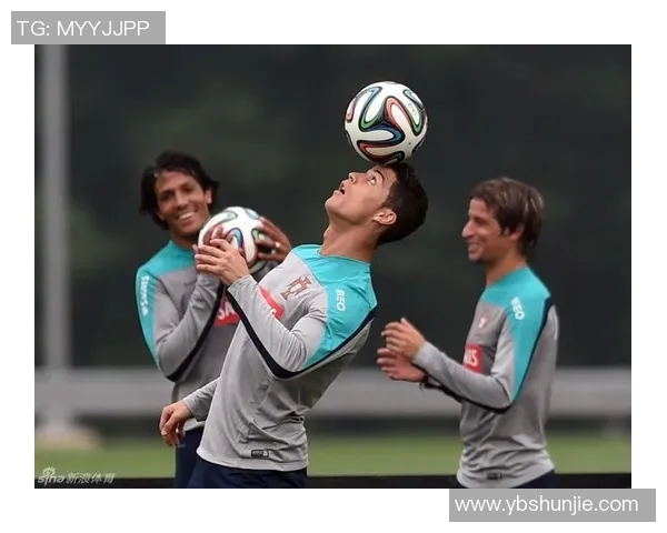 足球明星炫技花式运球视频集锦展现绝妙技巧与精彩瞬间